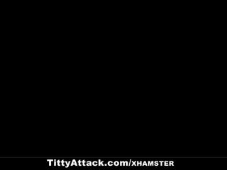 Tittyattack - με πλούσιο στήθος λατίνα πατήσαμε με ο πισίνα: ελεύθερα xxx συνδετήρας 92