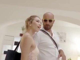 Bitches abroad - maliit amerikano turista anghel smalls makakakuha ng puwit fucked