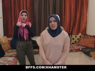 Bffs - อาย มือใหม่ poonjab สาว เพศสัมพันธ์ ใน ของพวกเขา hijabs